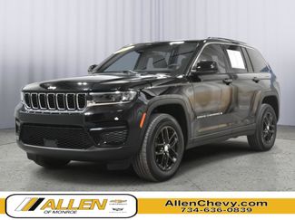 Used 2024 Jeep Grand Cherokee Laredo X w/ Luxury Tech Group I AWD/4WD video 1