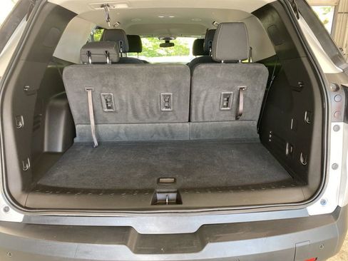 Used 2018 Chevrolet Traverse LT FWD image 8