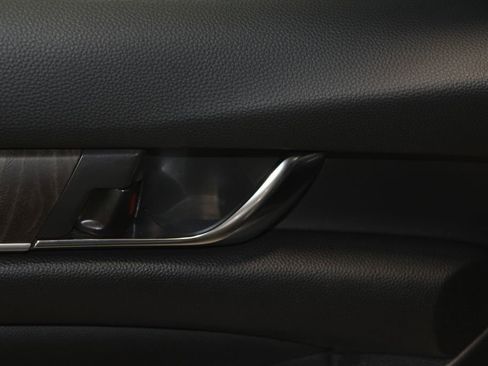 Used 2020 Honda Accord EX image 8