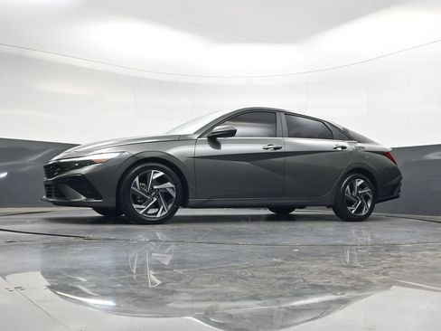 Used 2024 Hyundai Elantra SEL w/ Convenience Package FWD image 48