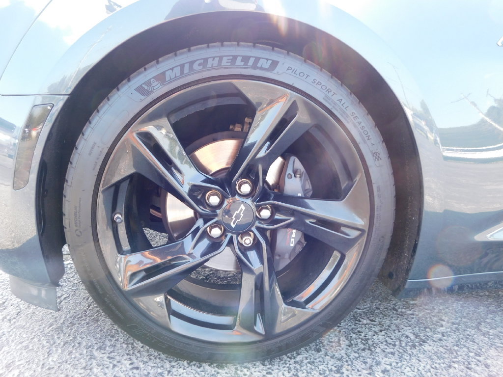 Used 2020 Chevrolet Camaro LT RWD image 10