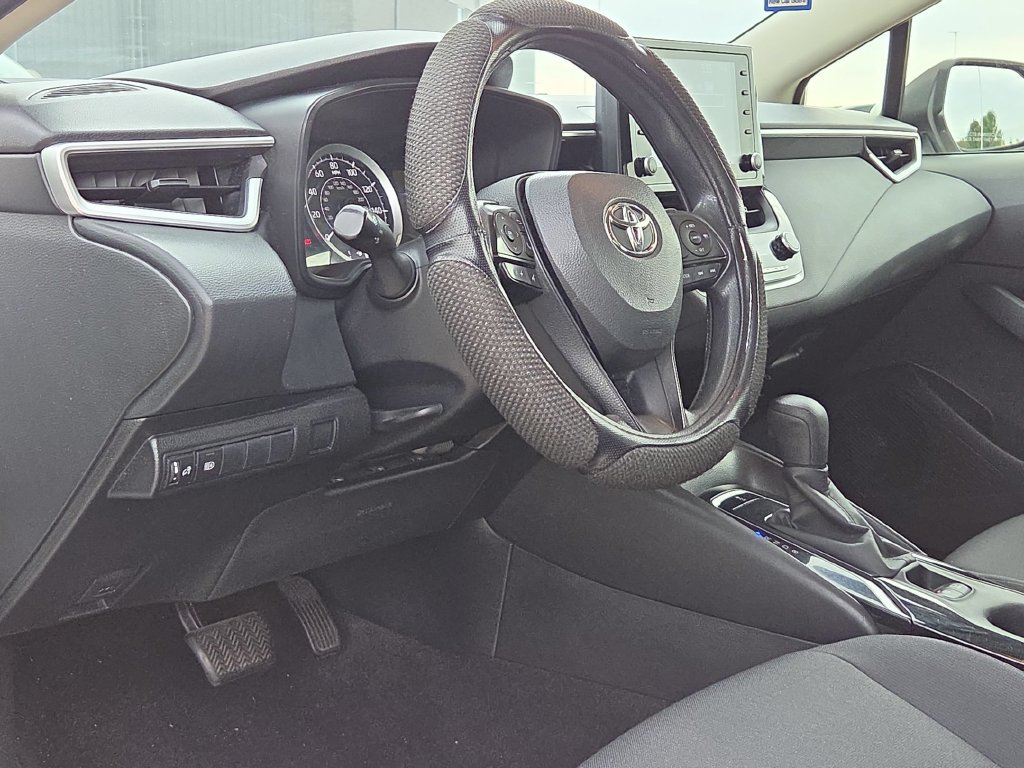 Used 2022 Toyota Corolla LE FWD image 14