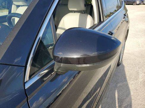 Used 2019 Volkswagen Tiguan SE image 21