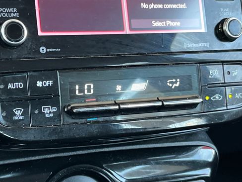Used 2021 Toyota Prius LE FWD image 21