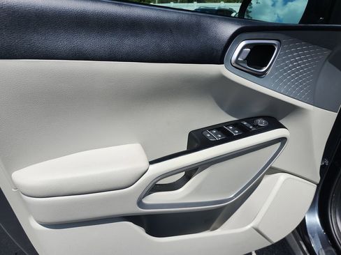 Used 2024 Kia Soul LX image 14