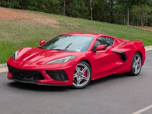 Used 2021 Chevrolet Corvette Stingray Premium Cpe w/ Z51 Performance Package RWD image 1