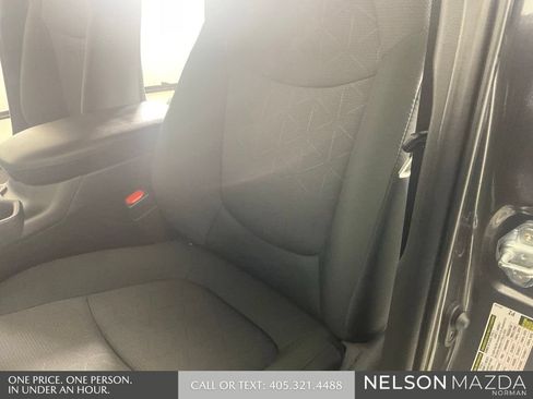Used 2025 Toyota RAV4 XLE FWD image 24