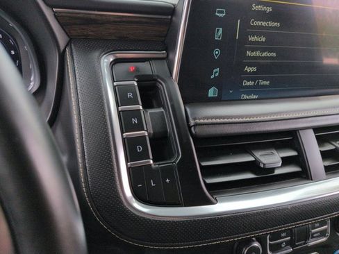Used 2024 Chevrolet Tahoe Premier AWD/4WD image 19