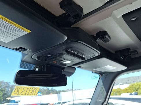 Used 2025 Ford Bronco Badlands AWD/4WD image 15