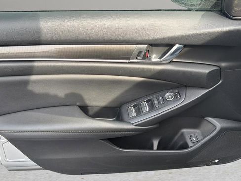 Used 2021 Honda Accord Sport image 9