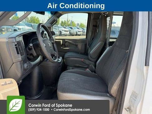 Used 2018 GMC Savana 2500 w/ Driver Convenience Package RWD image 2