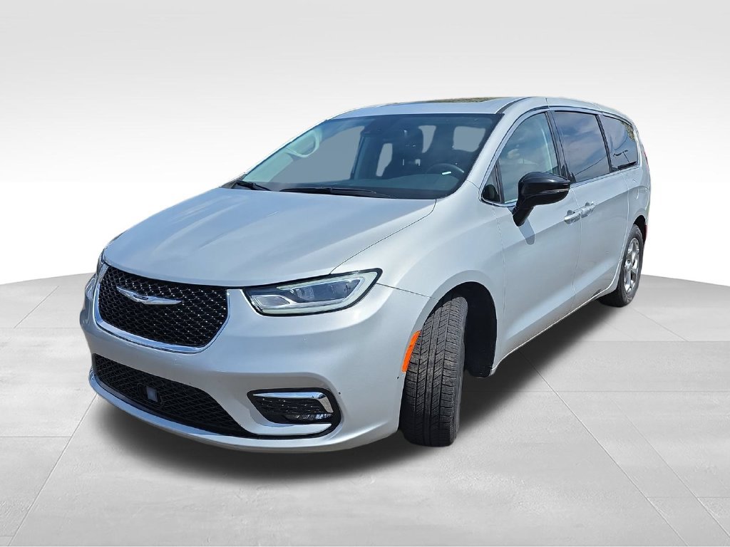 Certified 2024 Chrysler Pacifica Limited FWD image 5
