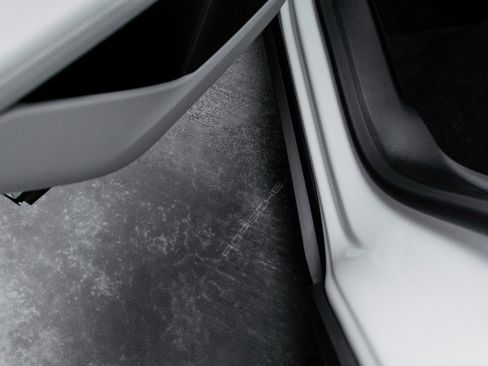 Used 2024 Porsche Macan 4 Electric image 22