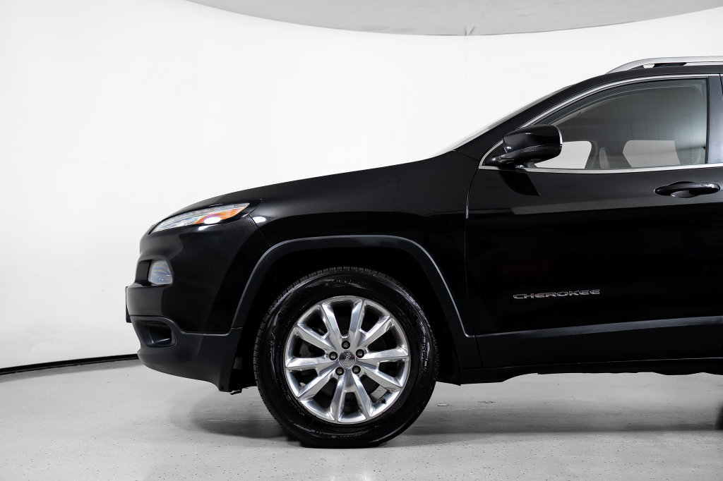 Used 2014 Jeep Cherokee Limited AWD/4WD image 12