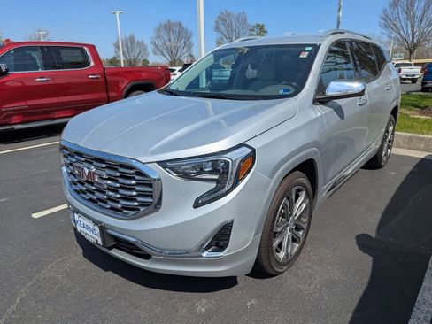 Used 2019 GMC Terrain Denali w/ Comfort Package image 2