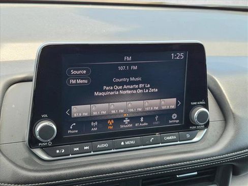 Used 2025 Nissan Rogue SV FWD image 12