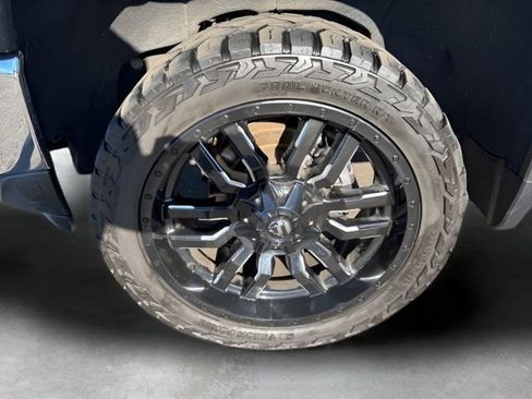 Used 2024 Chevrolet Silverado 2500 LT w/ Snow Plow Prep/Camper Package image 9