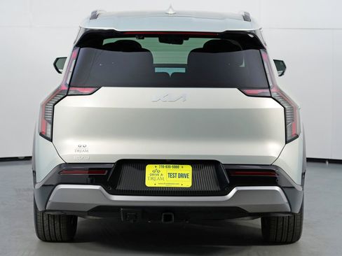 Used 2024 Kia EV9 Land image 54