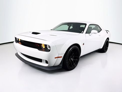 Used 2023 Dodge Challenger R/T Scat Pack image 3