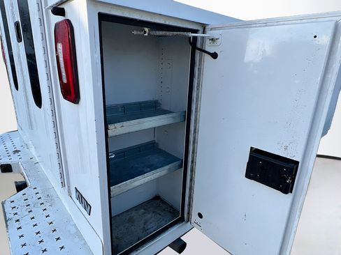 Used 2018 Ford Transit 350 138 w/ Exterior Upgrade Package image 40