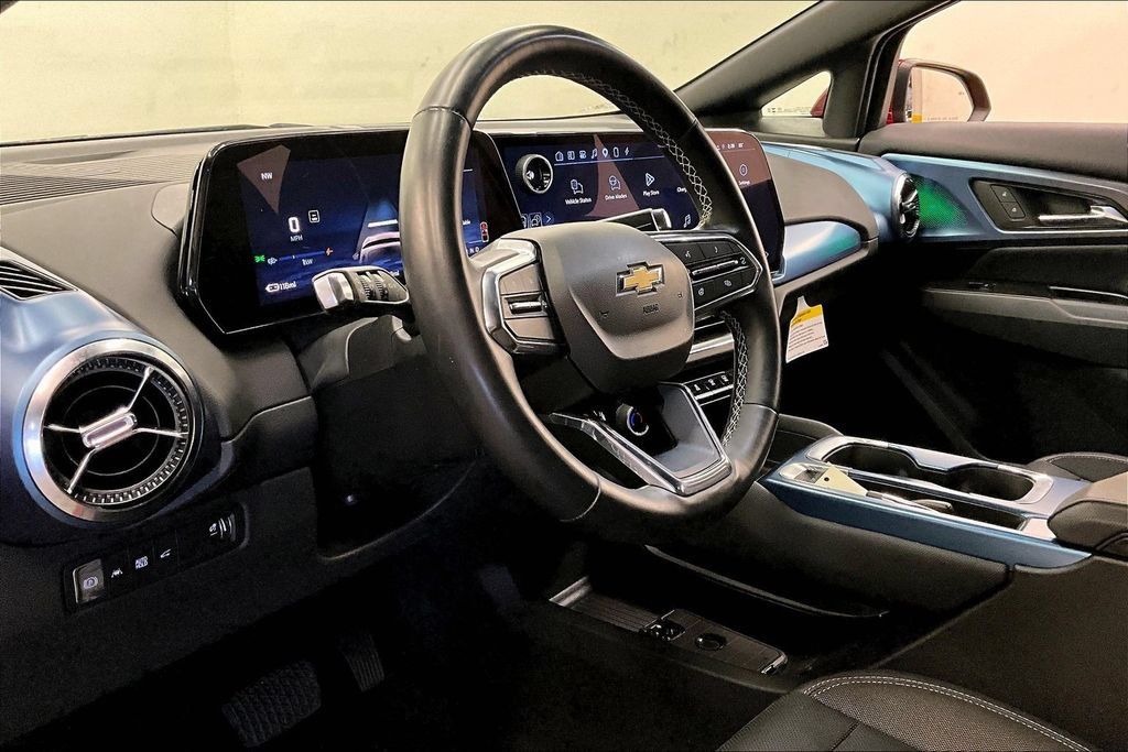 Used 2024 Chevrolet Equinox EV LT FWD image 13