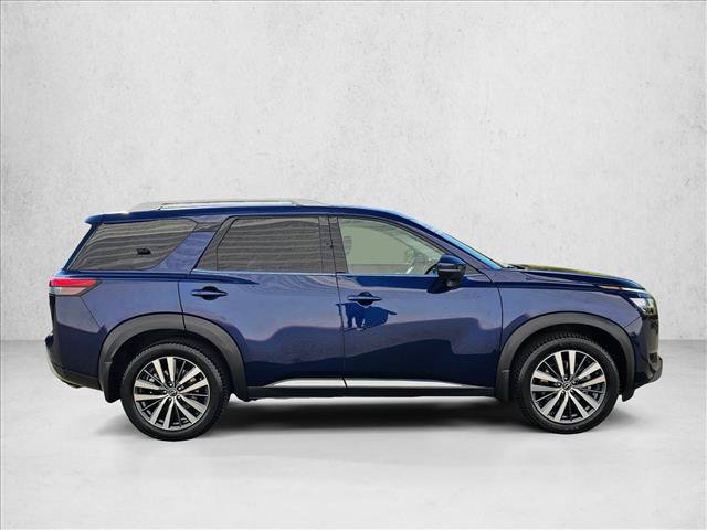 Used 2022 Nissan Pathfinder Platinum AWD/4WD image 4