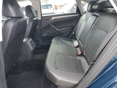 Used 2018 Volkswagen Passat 2.0T R-Line image 27