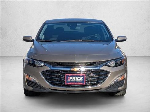 Used 2023 Chevrolet Malibu LT image 2