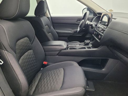 Used 2023 Nissan Pathfinder S image 21