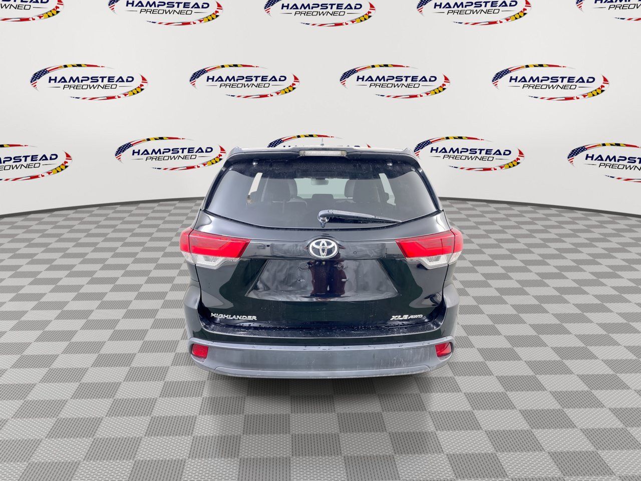 Used 2018 Toyota Highlander XLE AWD/4WD image 7