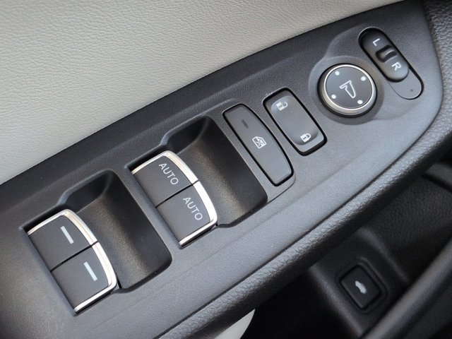 Used 2018 Honda Accord EX image 23