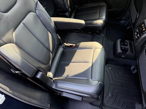 Used 2023 Jeep Grand Cherokee L Limited w/ Luxury Tech Group II AWD/4WD image 57