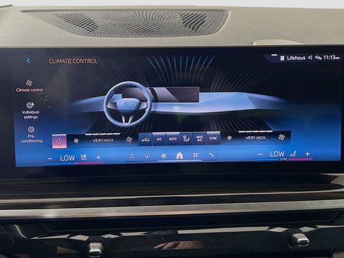 Used 2024 BMW X7 xDrive40i image 18