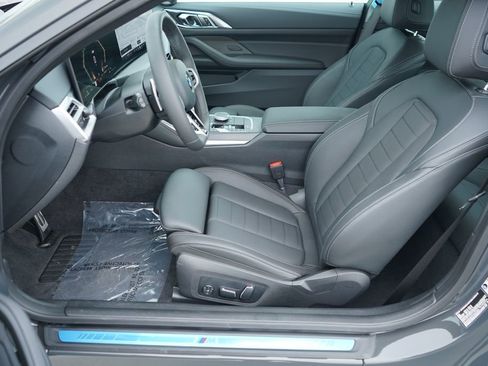 New 2026 BMW 430i Coupe w/ M Sport Package image 9