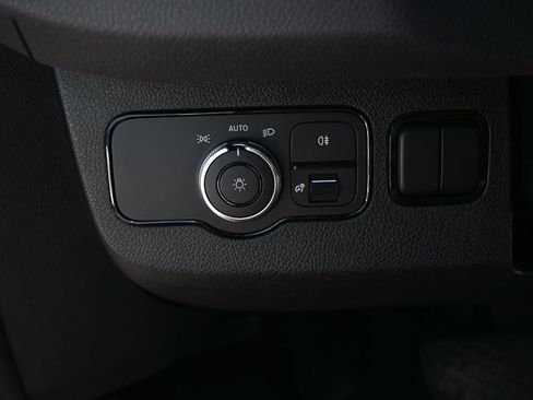 Used 2024 Mercedes-Benz Sprinter 2500 image 6