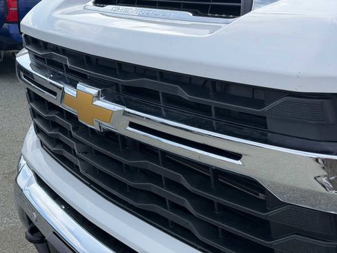 Certified 2025 Chevrolet Silverado 3500 LT w/ Safety Package AWD/4WD image 15