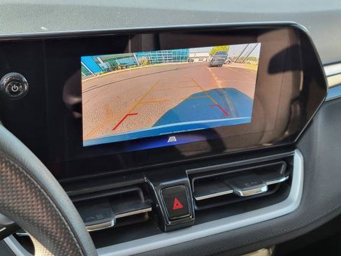 Used 2025 Chevrolet TrailBlazer LT AWD/4WD image 19