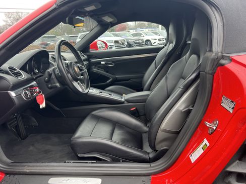 Used 2019 Porsche 718 Boxster image 16