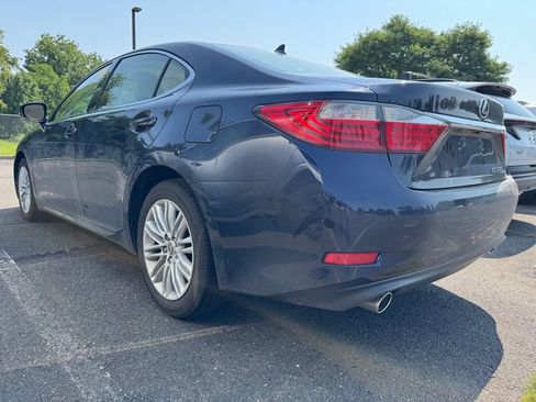 Used 2014 Lexus ES 350 w/ Luxury Package FWD image 3