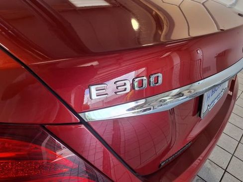 Used 2017 Mercedes-Benz E 300 4MATIC image 24