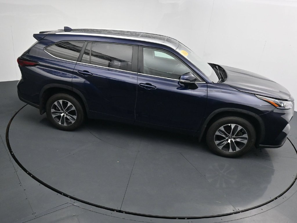 Used 2024 Toyota Highlander XLE AWD/4WD image 34