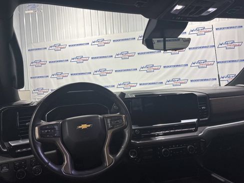 Used 2024 Chevrolet Silverado 2500 High Country w/ High Country Premium Package AWD/4WD image 3