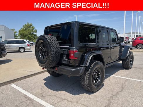 Used 2024 Jeep Wrangler Unlimited Rubicon AWD/4WD image 3