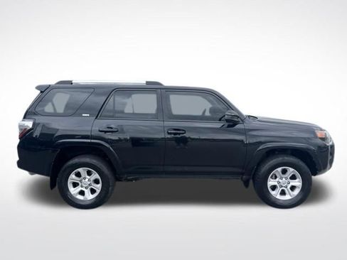 Used 2022 Toyota 4Runner SR5 AWD/4WD image 11