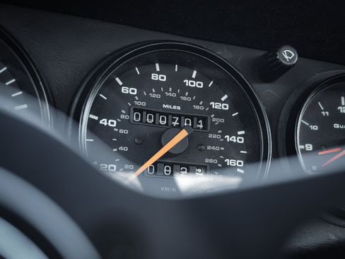Used 1990 Porsche 911 Carrera RWD image 26