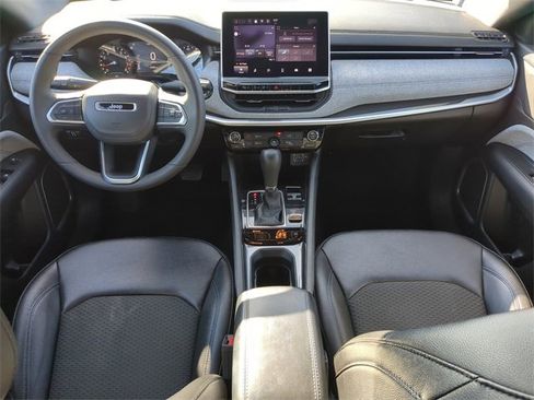 Used 2024 Jeep Compass Latitude image 14