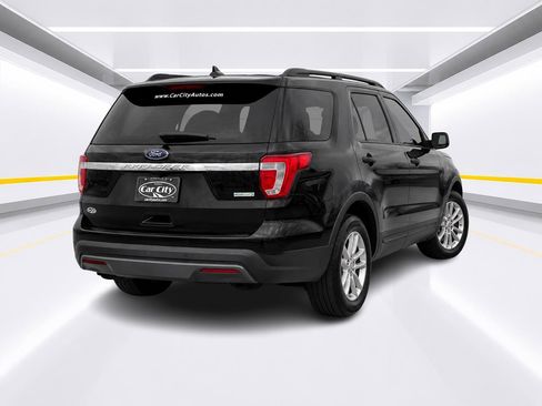 Used 2017 Ford Explorer FWD image 5