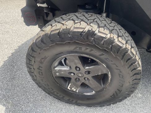 Used 2014 Jeep Wrangler Unlimited Sport w/ Quick Order Package 24S AWD/4WD image 30