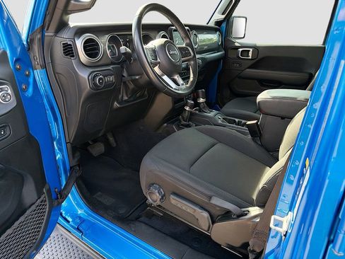 Used 2022 Jeep Wrangler Unlimited Sahara AWD/4WD image 24
