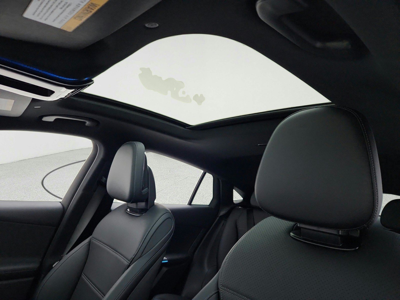 Certified 2025 Mercedes-Benz GLC 300 4MATIC image 18